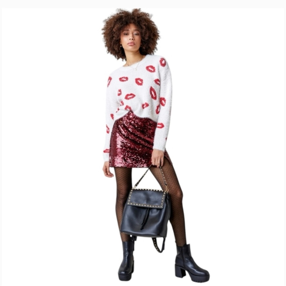 Women's Francesca's Mi Ami Crewneck Crop Lori Red Lips Fuzzy sweater